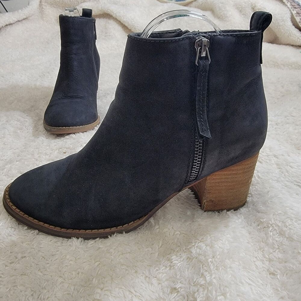 Blondo Womens Nova Waterproof Ankle Boots Black Nubuck B6207‎ Women's Size 7 M